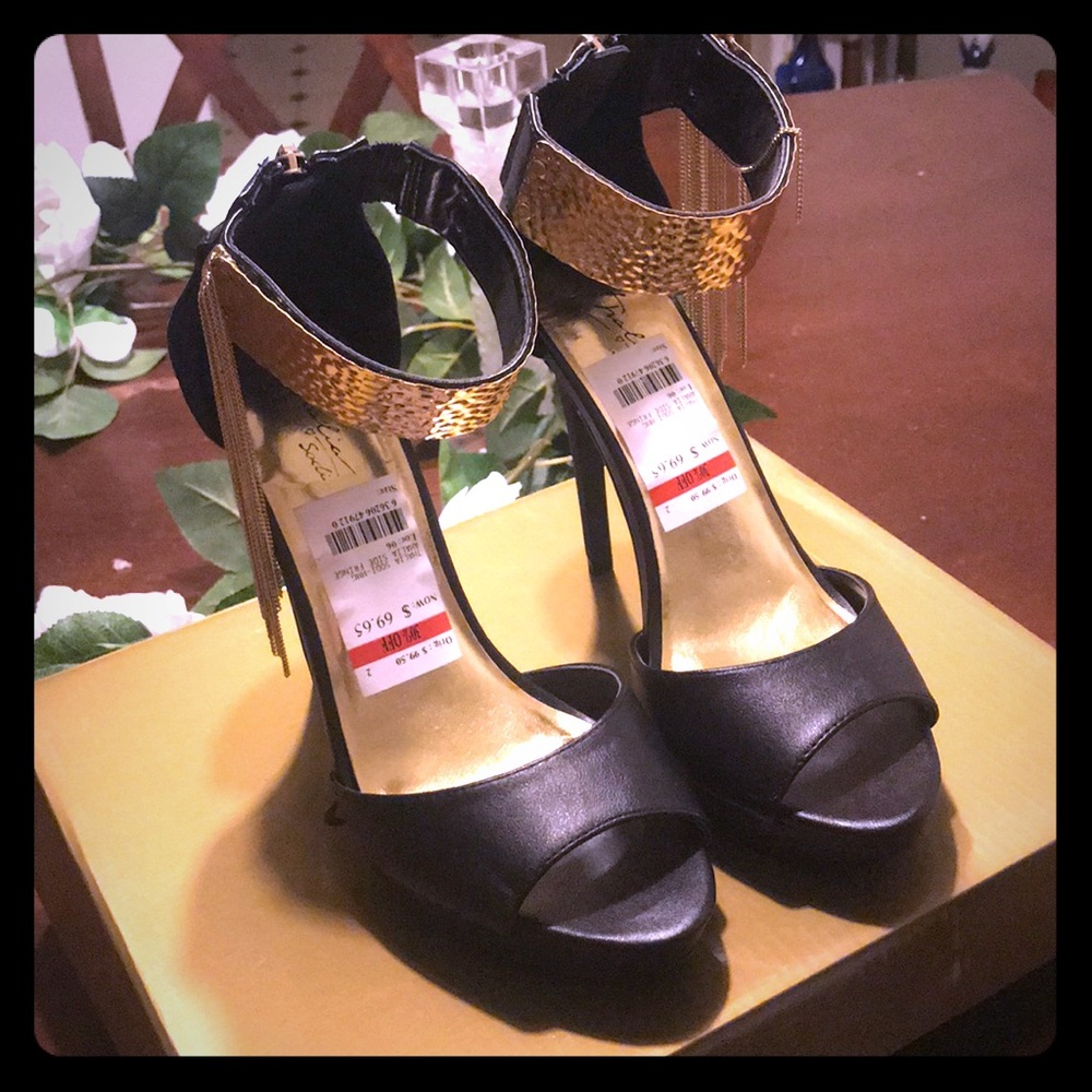 Black sandals